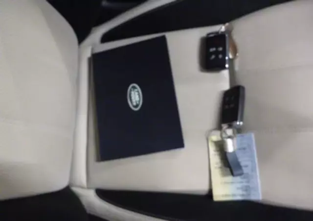 LAND ROVER Range Rover Velar 2.0 P250 R-Dynamic SE