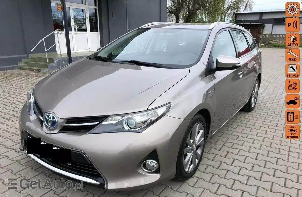 TOYOTA Auris 