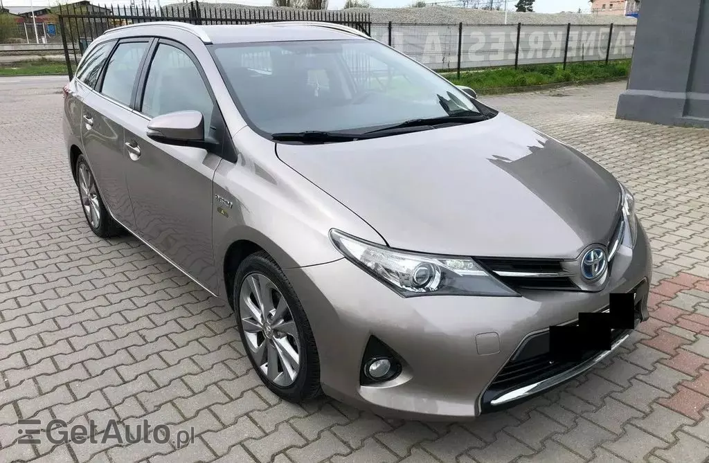 TOYOTA Auris 