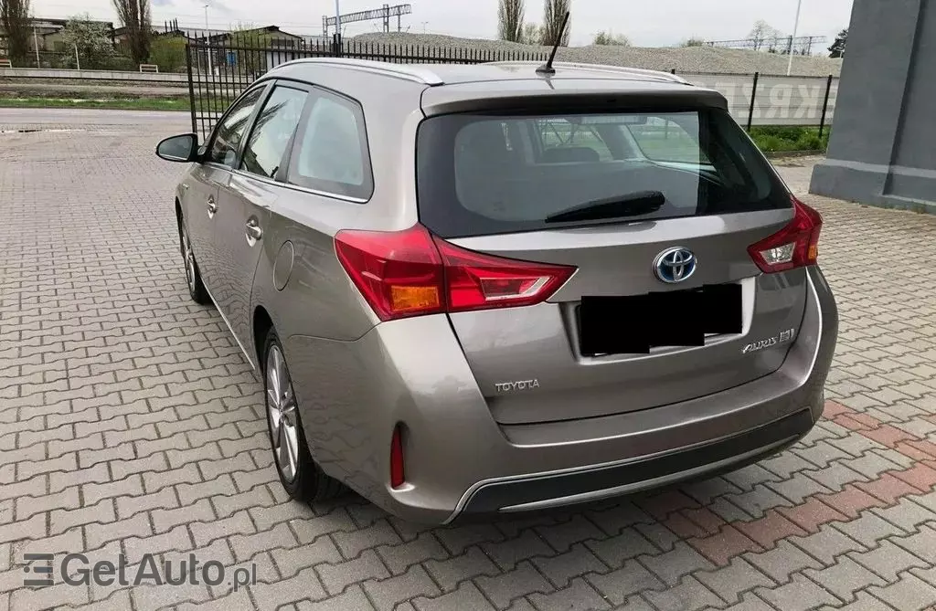 TOYOTA Auris 