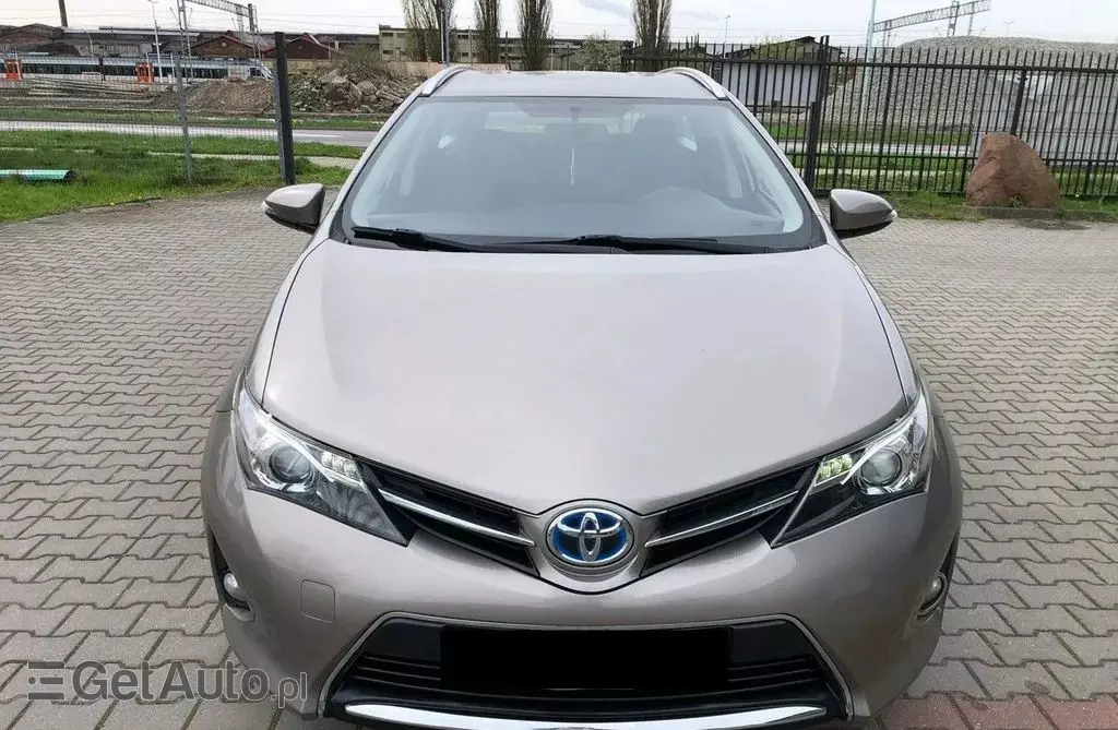 TOYOTA Auris 