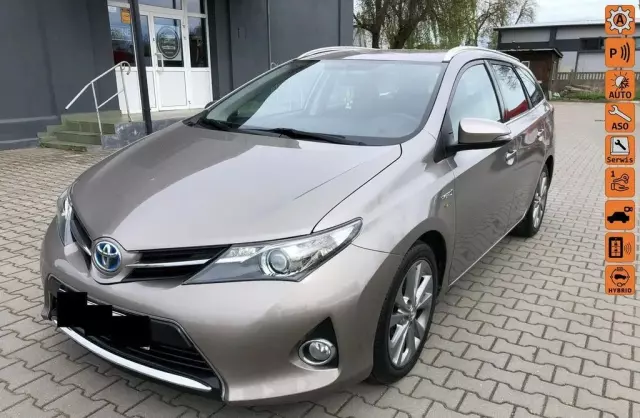 TOYOTA Auris 