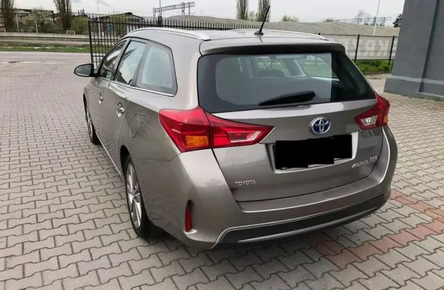 TOYOTA Auris 