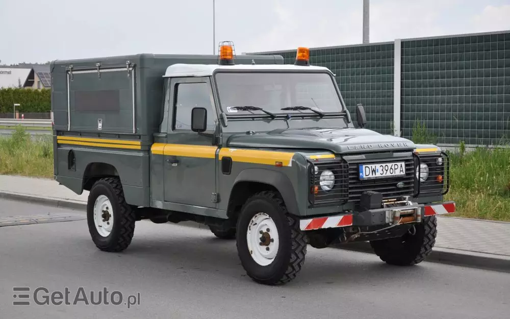 LAND ROVER Defender 