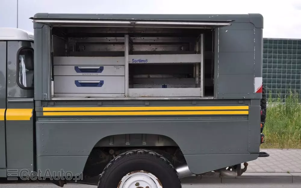 LAND ROVER Defender 