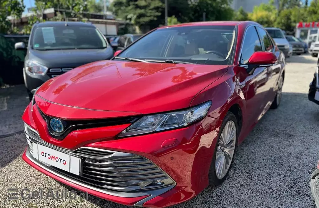 TOYOTA Camry 