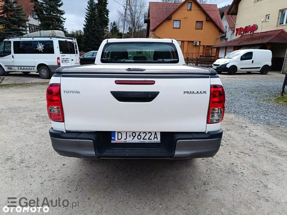 TOYOTA Hilux 