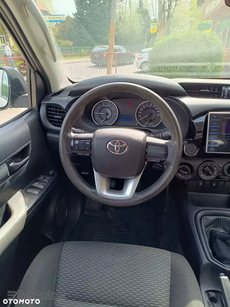 TOYOTA Hilux 