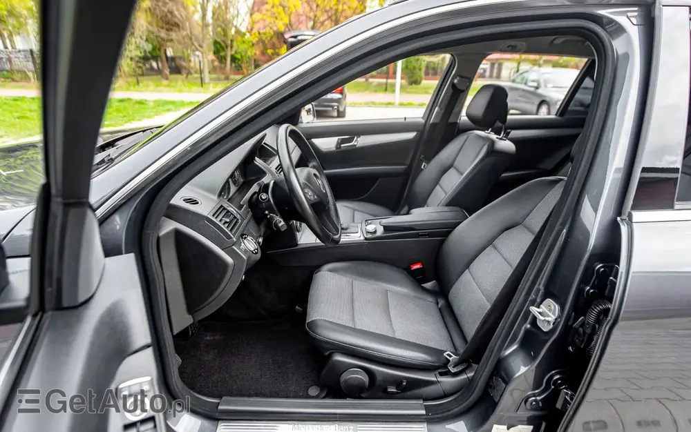 MERCEDES-BENZ Klasa C 200 7G-TRONIC Avantgarde Edition