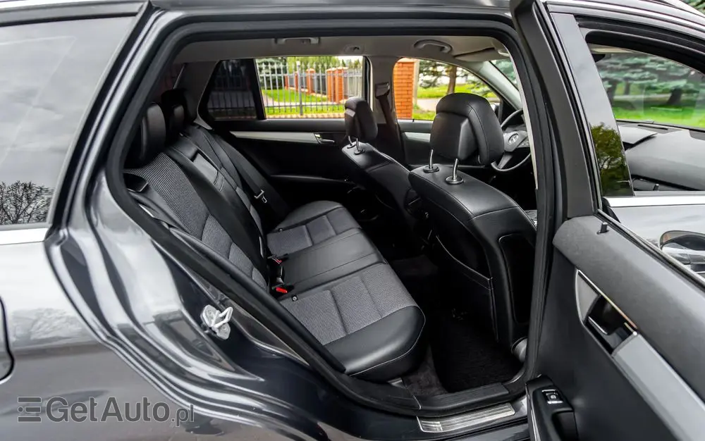 MERCEDES-BENZ Klasa C 200 7G-TRONIC Avantgarde Edition