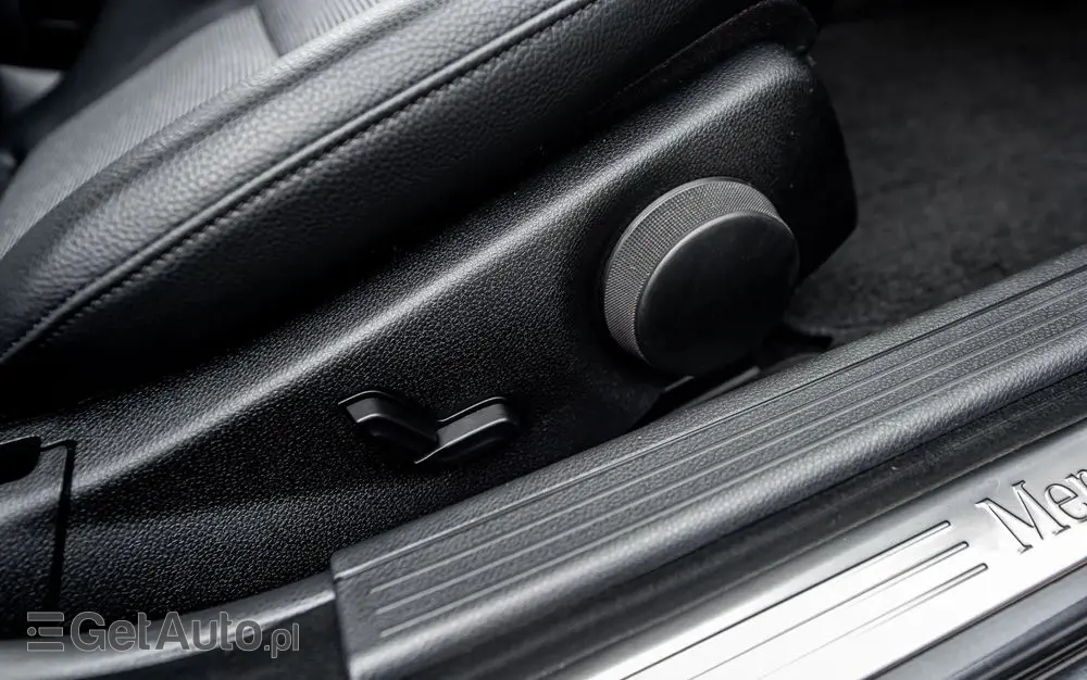 MERCEDES-BENZ Klasa C 200 7G-TRONIC Avantgarde Edition