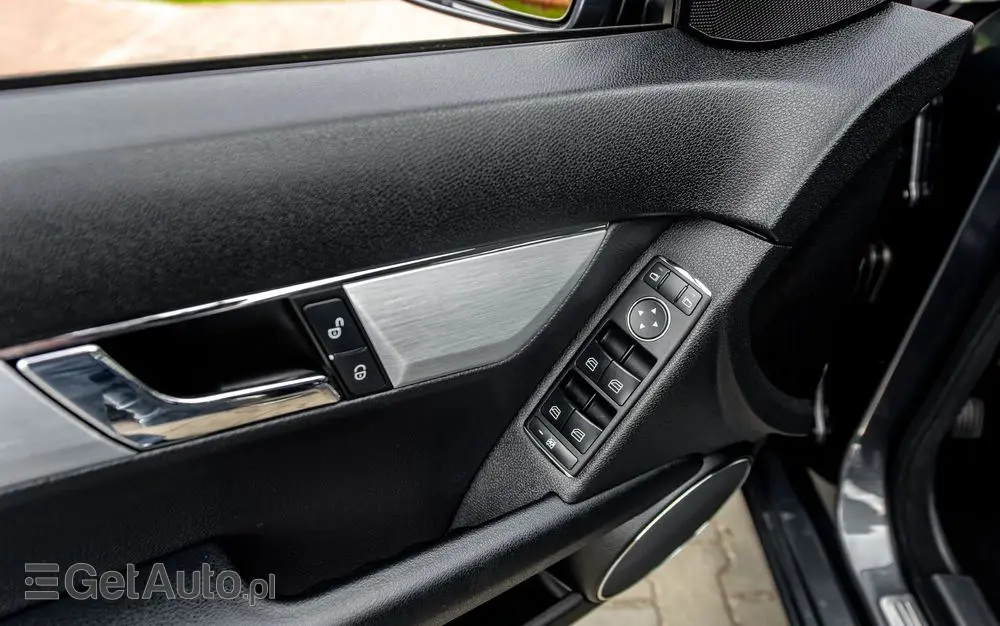 MERCEDES-BENZ Klasa C 200 7G-TRONIC Avantgarde Edition
