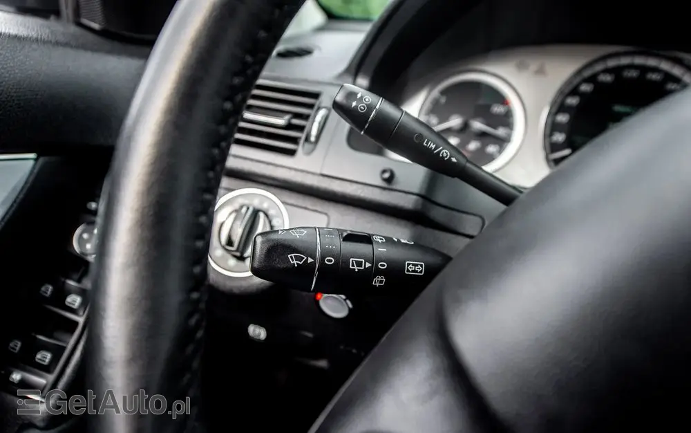 MERCEDES-BENZ Klasa C 200 7G-TRONIC Avantgarde Edition