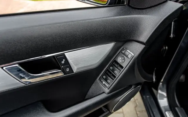 MERCEDES-BENZ Klasa C 200 7G-TRONIC Avantgarde Edition