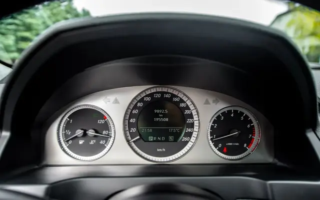 MERCEDES-BENZ Klasa C 200 7G-TRONIC Avantgarde Edition