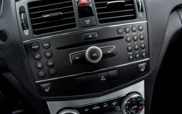 MERCEDES-BENZ Klasa C 200 7G-TRONIC Avantgarde Edition