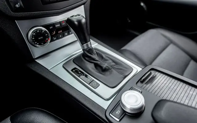 MERCEDES-BENZ Klasa C 200 7G-TRONIC Avantgarde Edition