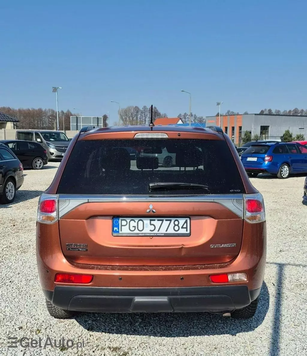MITSUBISHI Outlander 