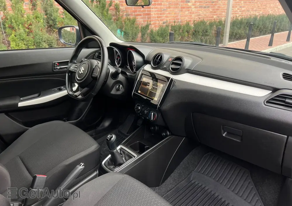 SUZUKI Swift 1.2 Dualjet Hybrid Club