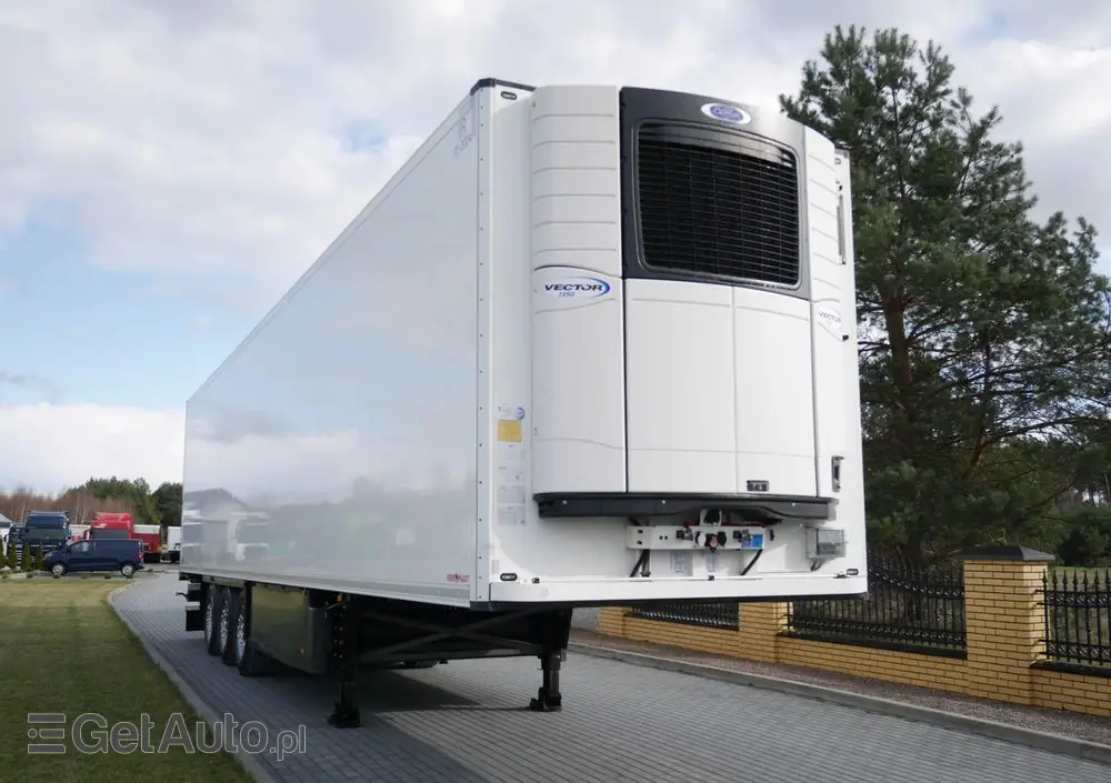 SCHMITZ CARGOBULL CARRIER VECTOR  4170 MTH Stan Idealny 