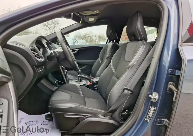 VOLVO V40 D2 Drive-E SCR Momentum