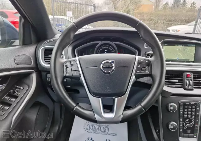 VOLVO V40 D2 Drive-E SCR Momentum