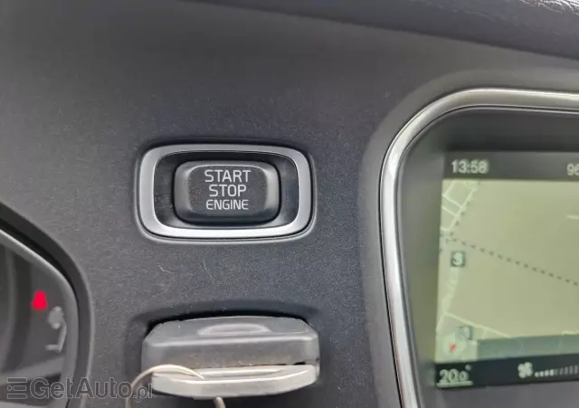 VOLVO V40 D2 Drive-E SCR Momentum