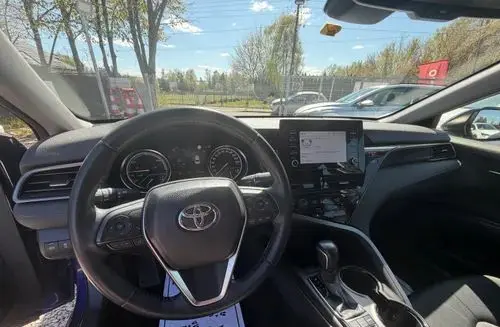 TOYOTA Camry 