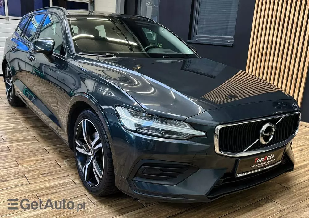 VOLVO V60 D4 Momentum