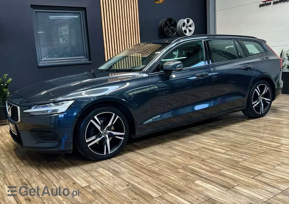 VOLVO V60 D4 Momentum
