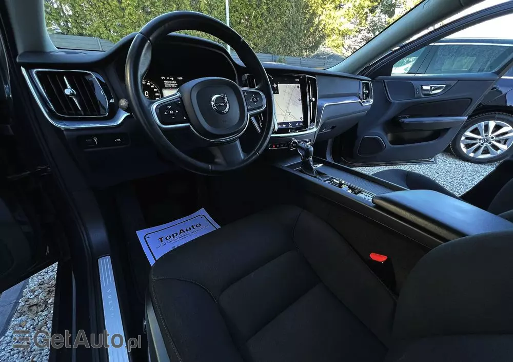 VOLVO V60 D4 Momentum