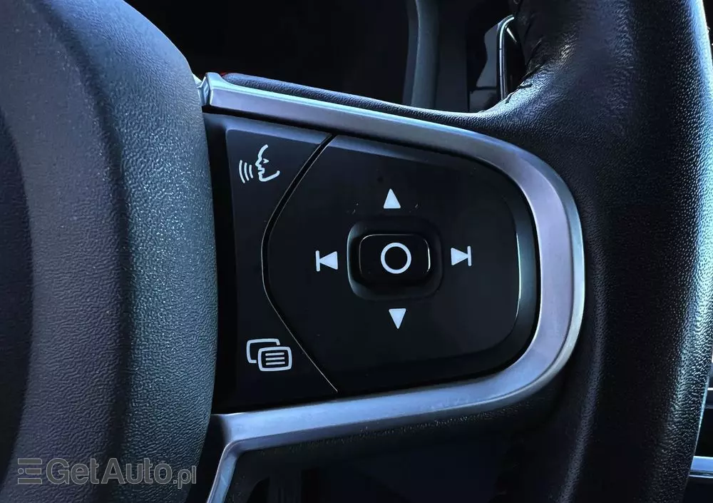 VOLVO V60 D4 Momentum