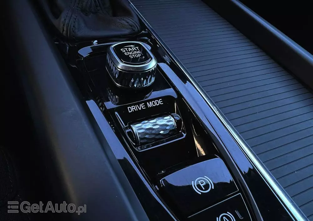 VOLVO V60 D4 Momentum