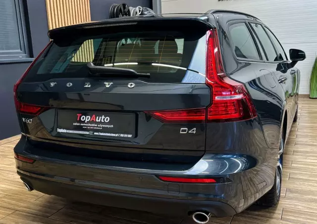 VOLVO V60 D4 Momentum