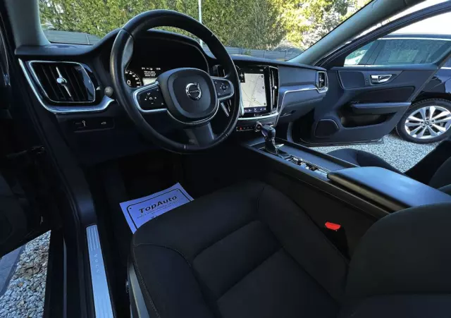 VOLVO V60 D4 Momentum