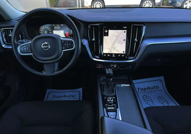 VOLVO V60 D4 Momentum