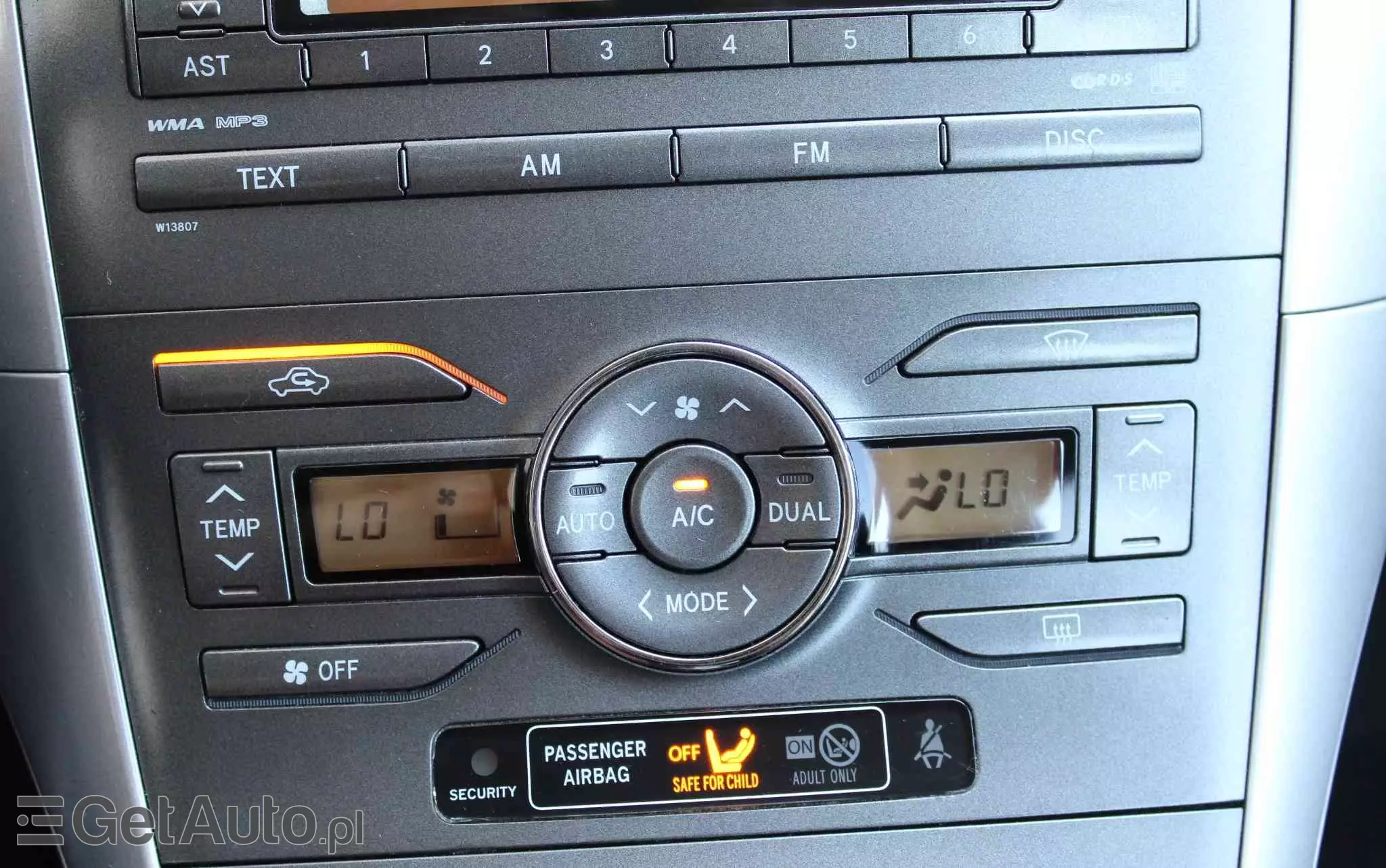 TOYOTA Auris  1.6 VVT-i Team