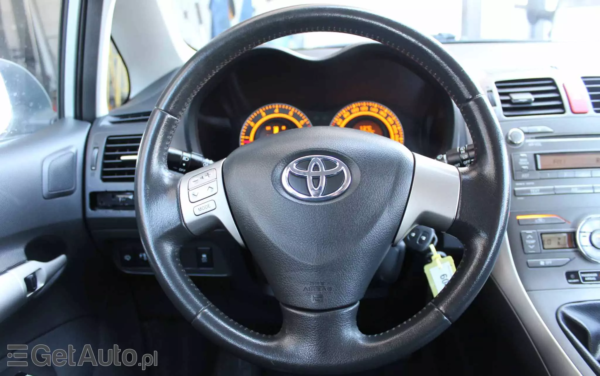 TOYOTA Auris  1.6 VVT-i Team