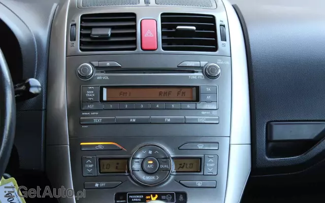 TOYOTA Auris  1.6 VVT-i Team