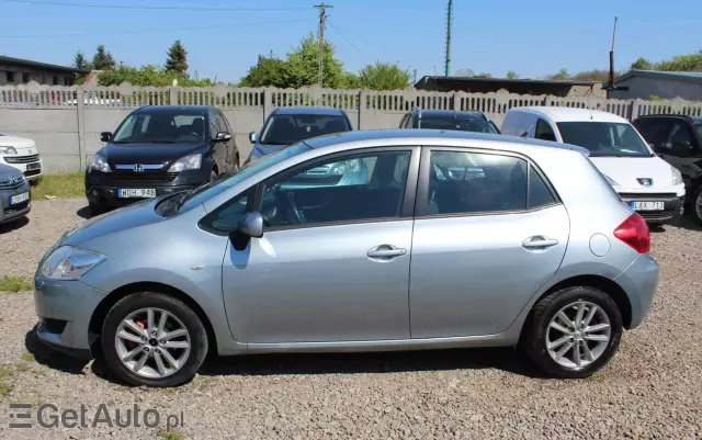 TOYOTA Auris  1.6 VVT-i Team
