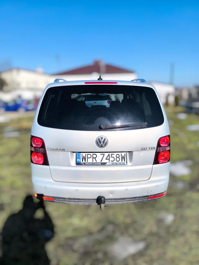 VOLKSWAGEN Touran 