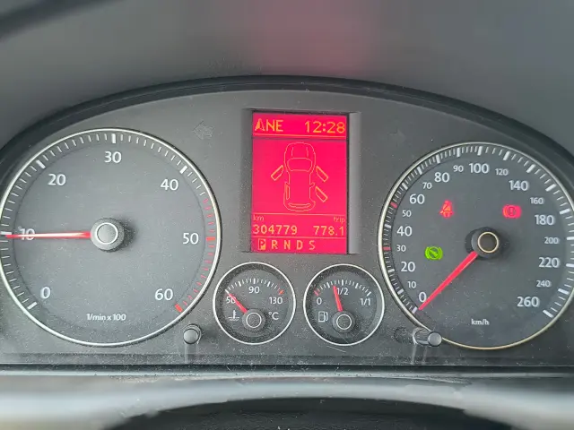 VOLKSWAGEN Touran 