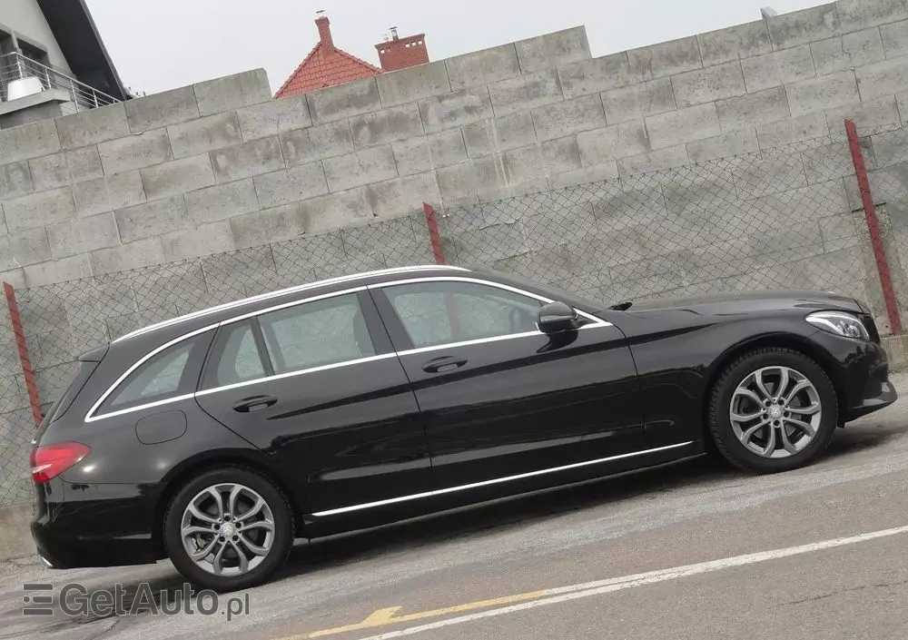 MERCEDES-BENZ Klasa C 220 d 4Matic T 9G-TRONIC Avantgarde