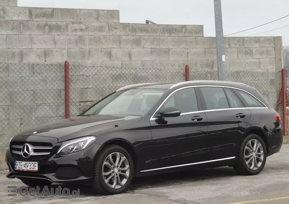 MERCEDES-BENZ Klasa C 220 d 4Matic T 9G-TRONIC Avantgarde
