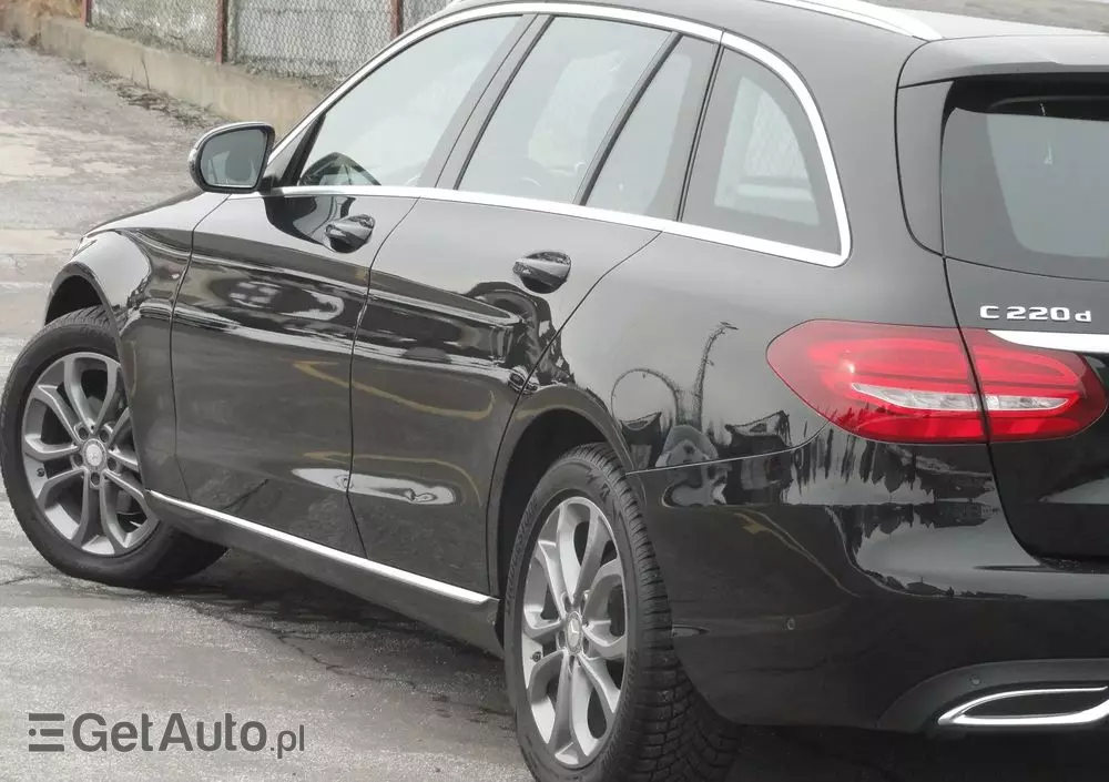 MERCEDES-BENZ Klasa C 220 d 4Matic T 9G-TRONIC Avantgarde
