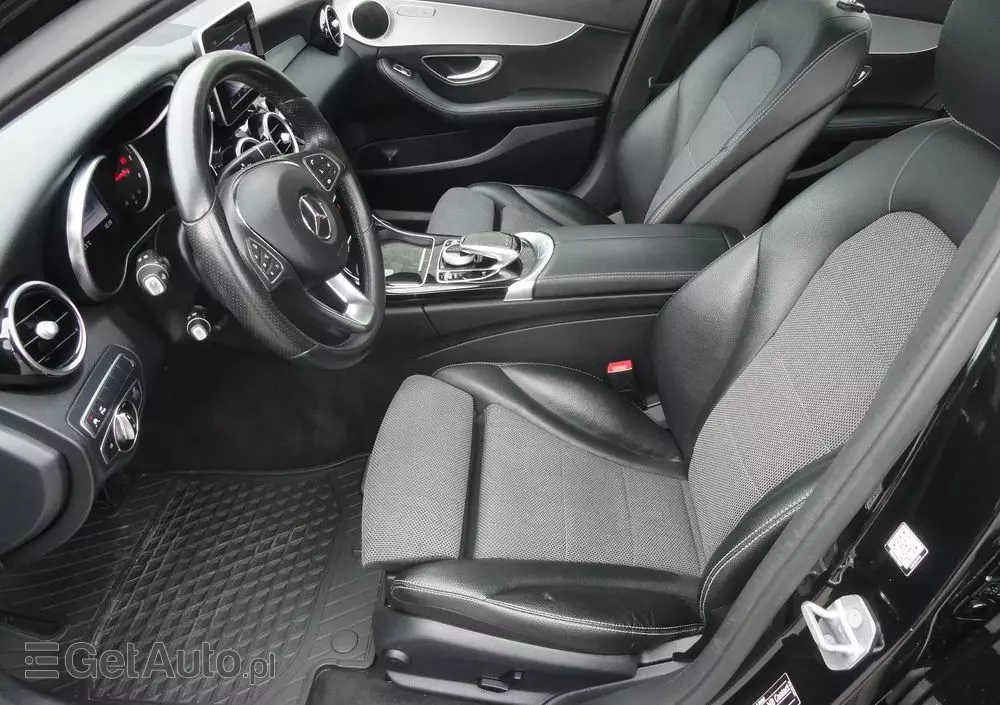 MERCEDES-BENZ Klasa C 220 d 4Matic T 9G-TRONIC Avantgarde