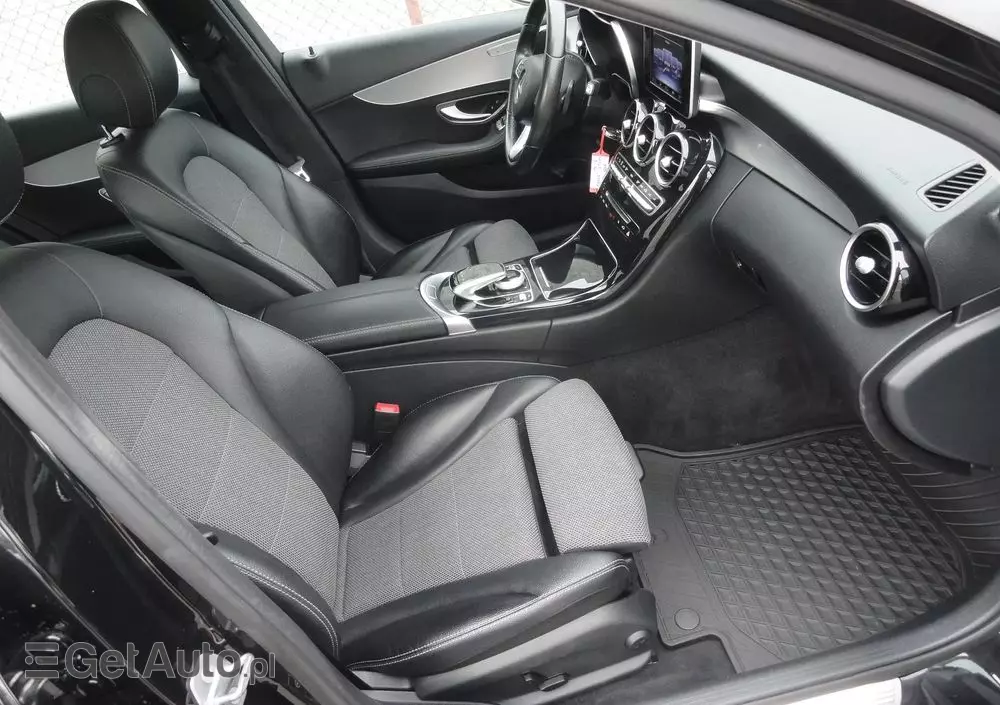 MERCEDES-BENZ Klasa C 220 d 4Matic T 9G-TRONIC Avantgarde