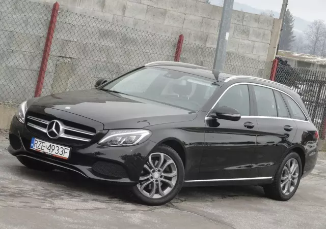 MERCEDES-BENZ Klasa C 220 d 4Matic T 9G-TRONIC Avantgarde