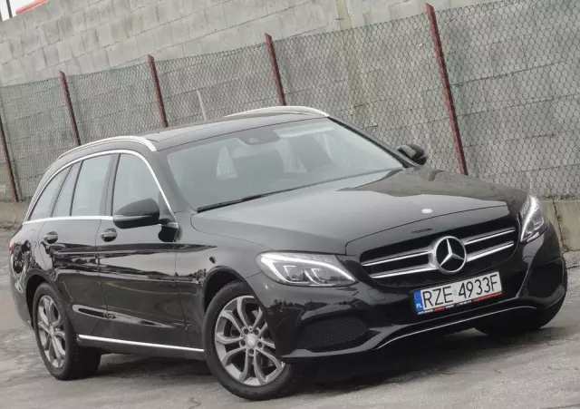 MERCEDES-BENZ Klasa C 220 d 4Matic T 9G-TRONIC Avantgarde