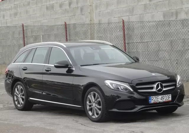 MERCEDES-BENZ Klasa C 220 d 4Matic T 9G-TRONIC Avantgarde